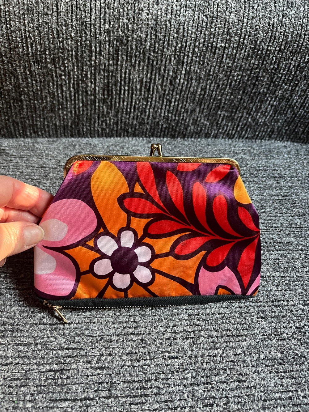 1970s Floral Satin clutch Purple & Orange Excellent condition! - Picture 3 of 9